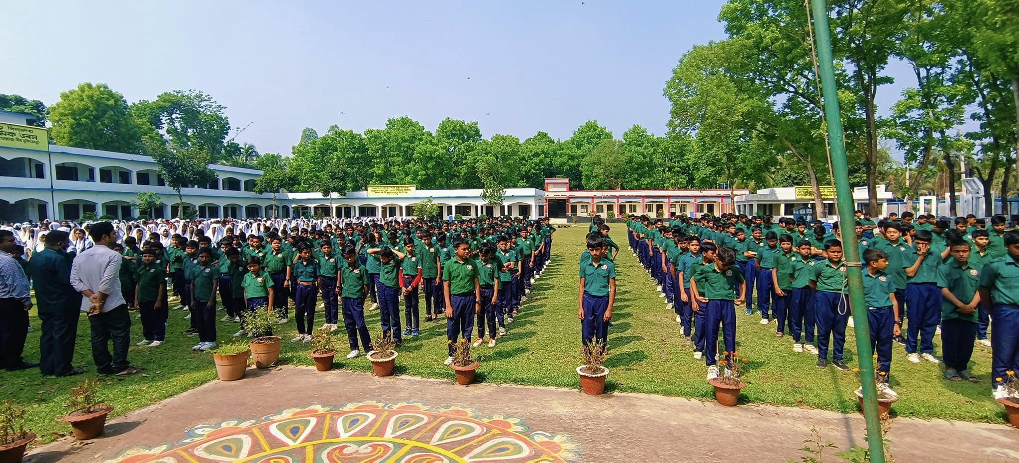কেন এখানে পড়বেন